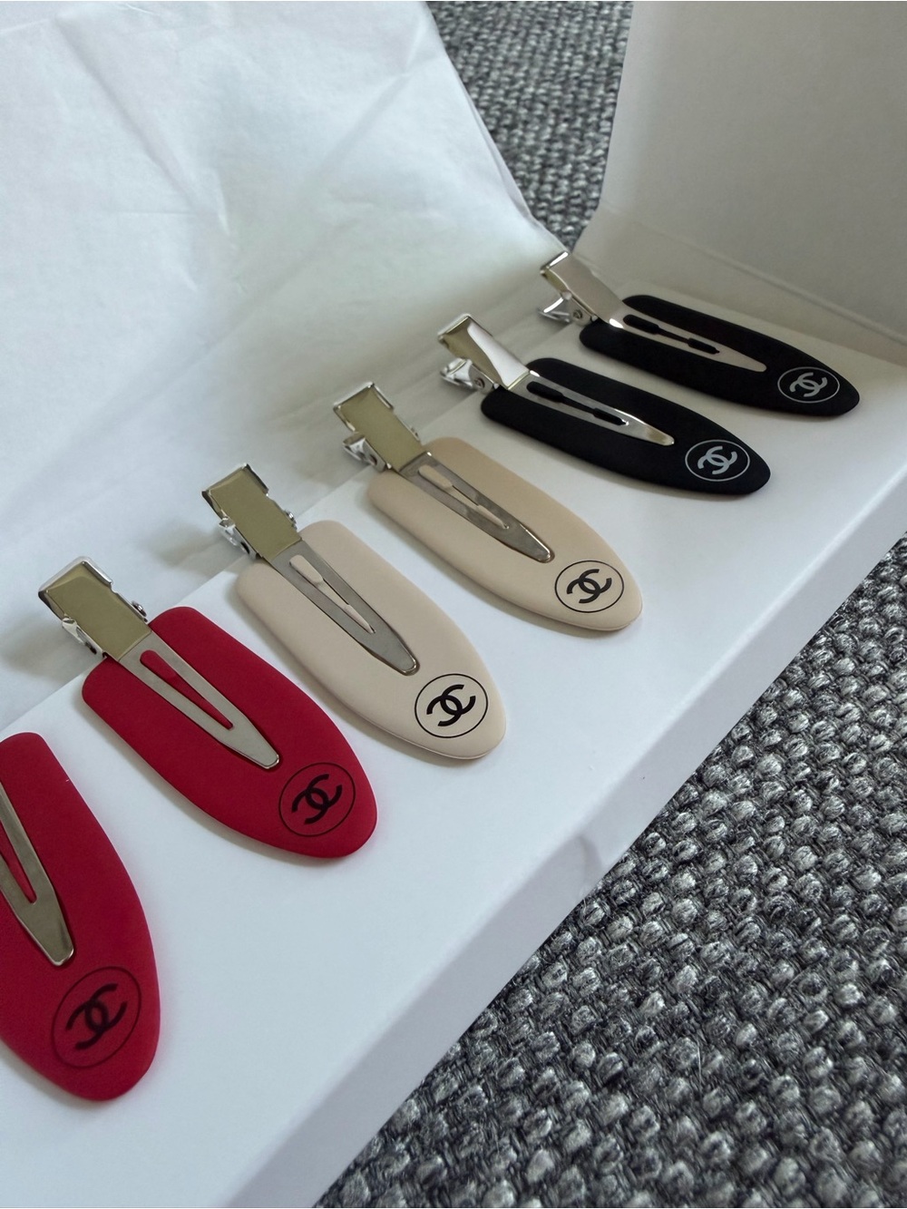CHANEL Beauté Matte Hair Clips Set